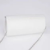 Сумка-клатч женская, отдел на клапане, длинная цепь, цвет белый